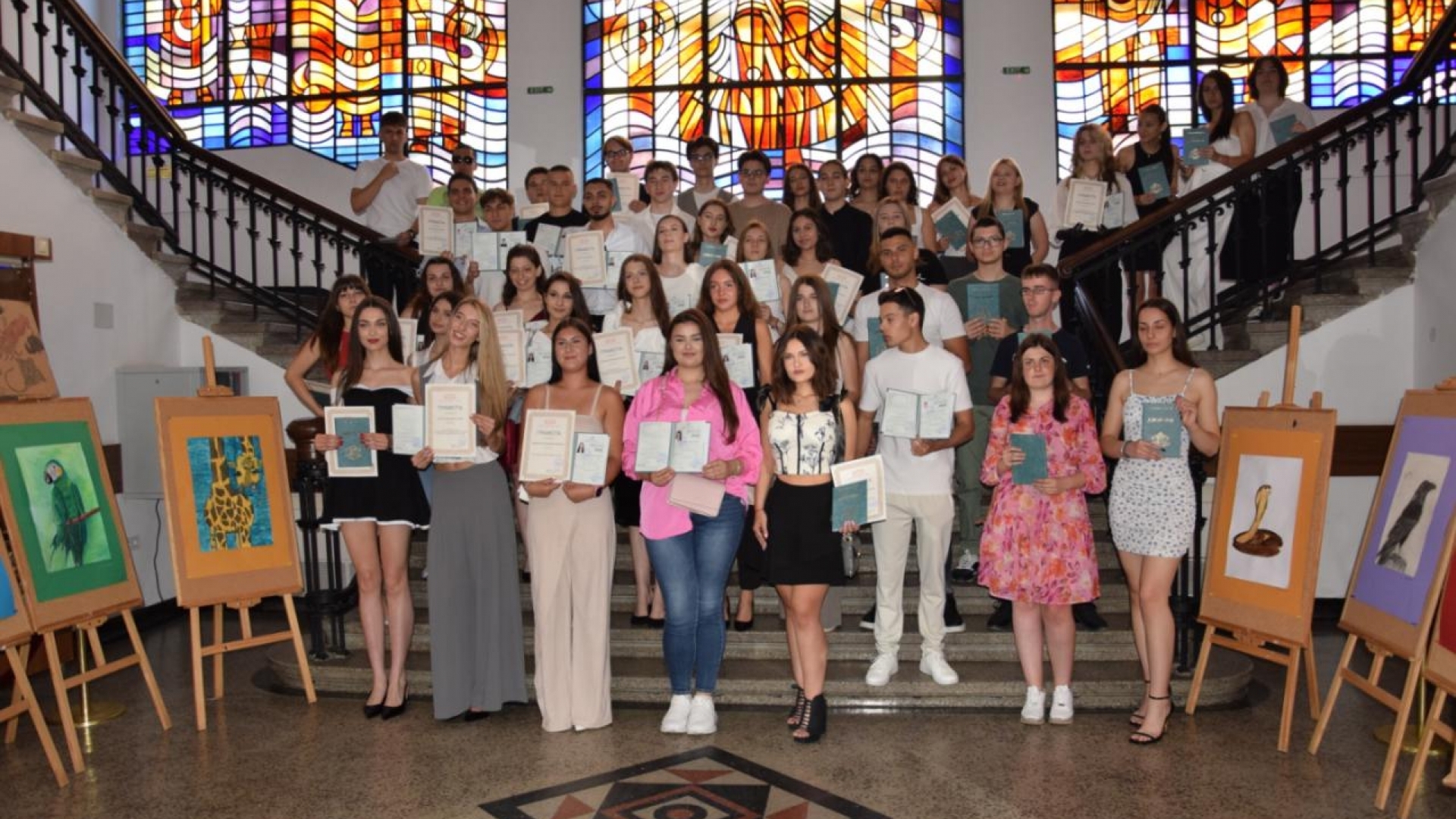 Diplomas were awarded to graduates from SS "Tsar Simeon Veliki" and GPCHE "Yordan Radichkov" 